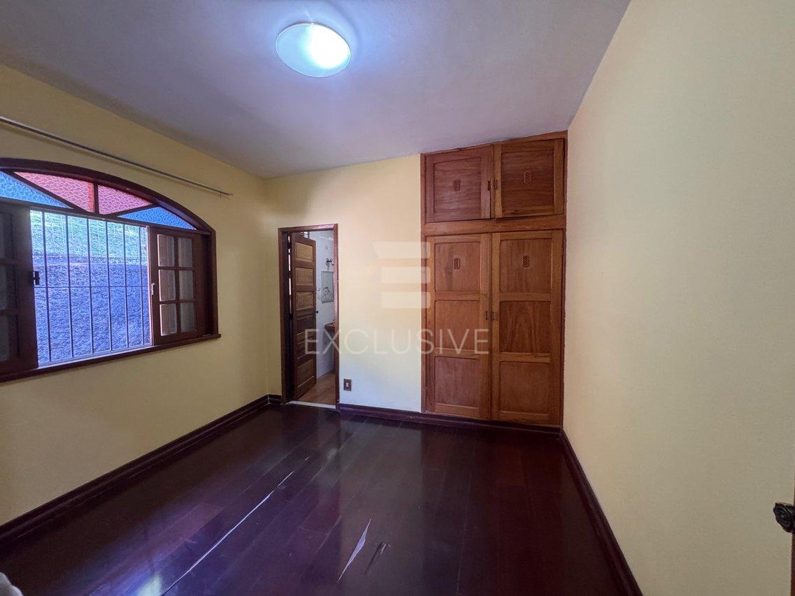 Casa com 4 dormitórios à venda, 445,8 m² por R$ 1.300.000, - Cônego - Nova Friburgo/RJ - Nova Friburgo - 