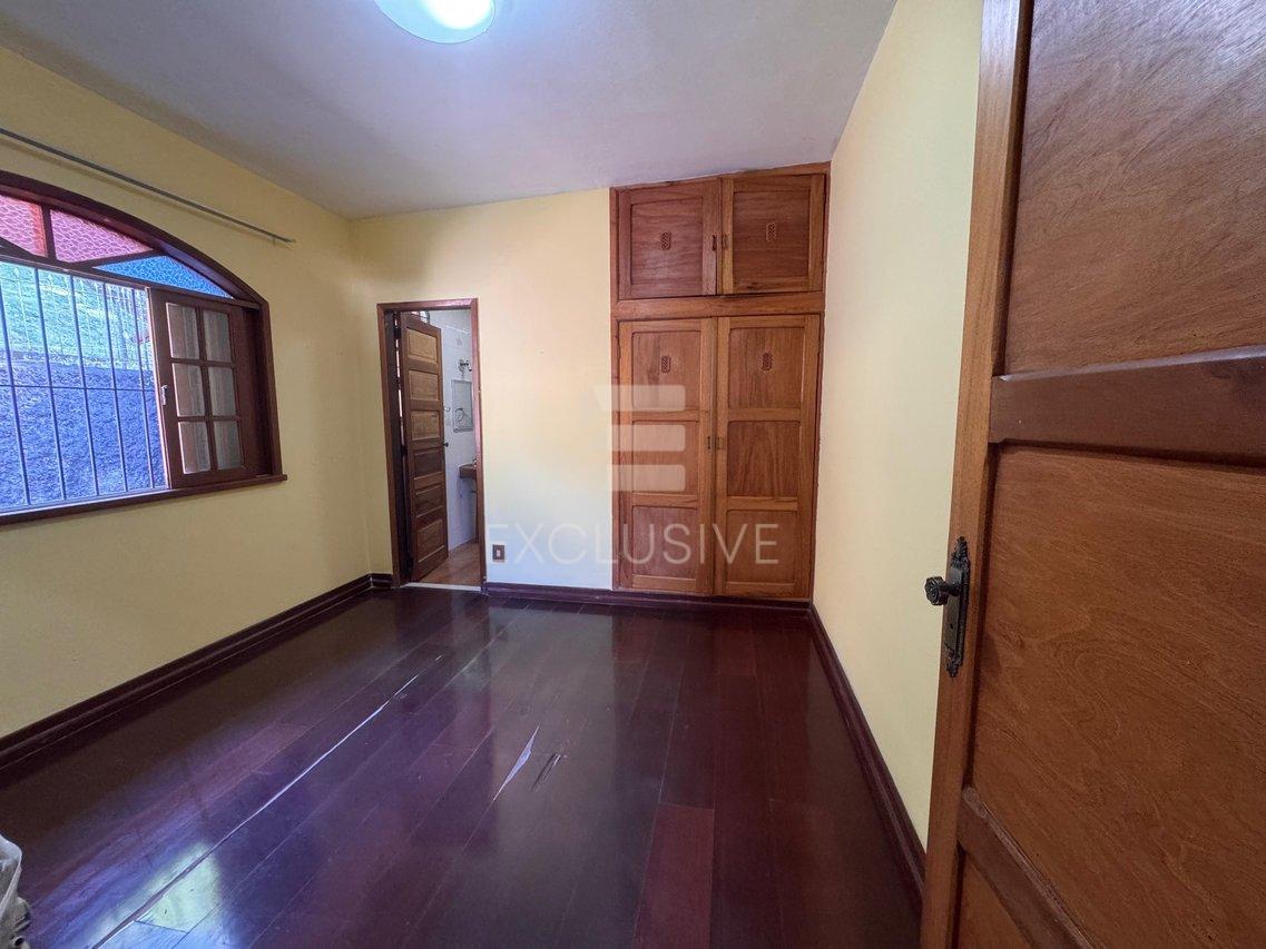 Casa com 4 dormitórios à venda, 445,8 m² por R$ 1.300.000, - Cônego - Nova Friburgo/RJ - Nova Friburgo - 