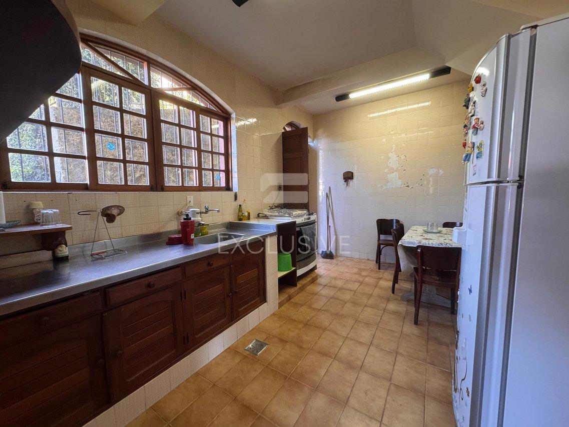 Casa com 4 dormitórios à venda, 445,8 m² por R$ 1.300.000, - Cônego - Nova Friburgo/RJ - Nova Friburgo - 