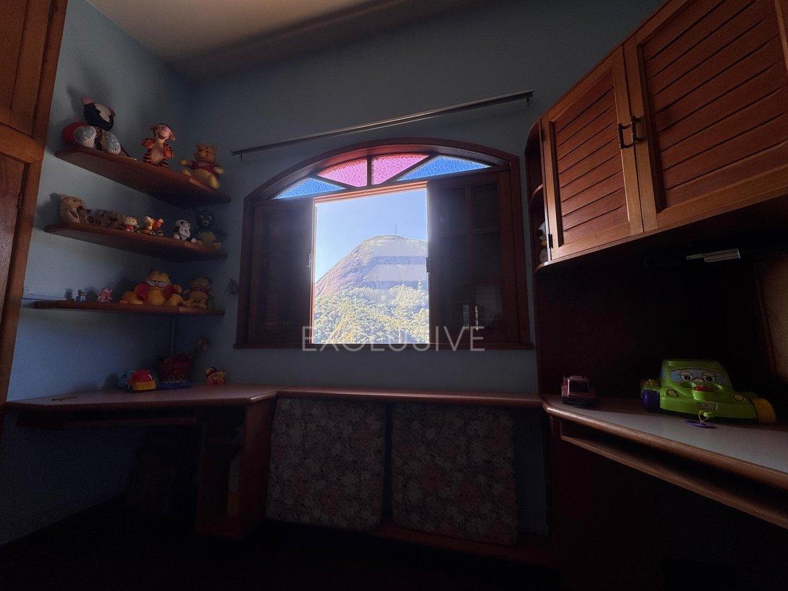 Casa com 4 dormitórios à venda, 445,8 m² por R$ 1.300.000, - Cônego - Nova Friburgo/RJ - Nova Friburgo - 