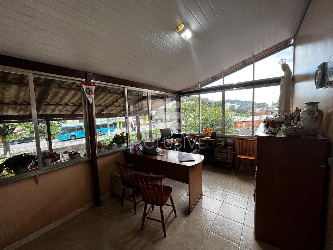 EXCELENTE CASA DE VILA 4 QUARTOS - CENTRO DE NOVA FRIBURGO - R$ 498.000,00 - Nova Friburgo - 