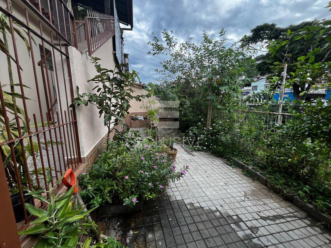 EXCELENTE CASA DE VILA 4 QUARTOS - CENTRO DE NOVA FRIBURGO - R$ 498.000,00 - Nova Friburgo - 