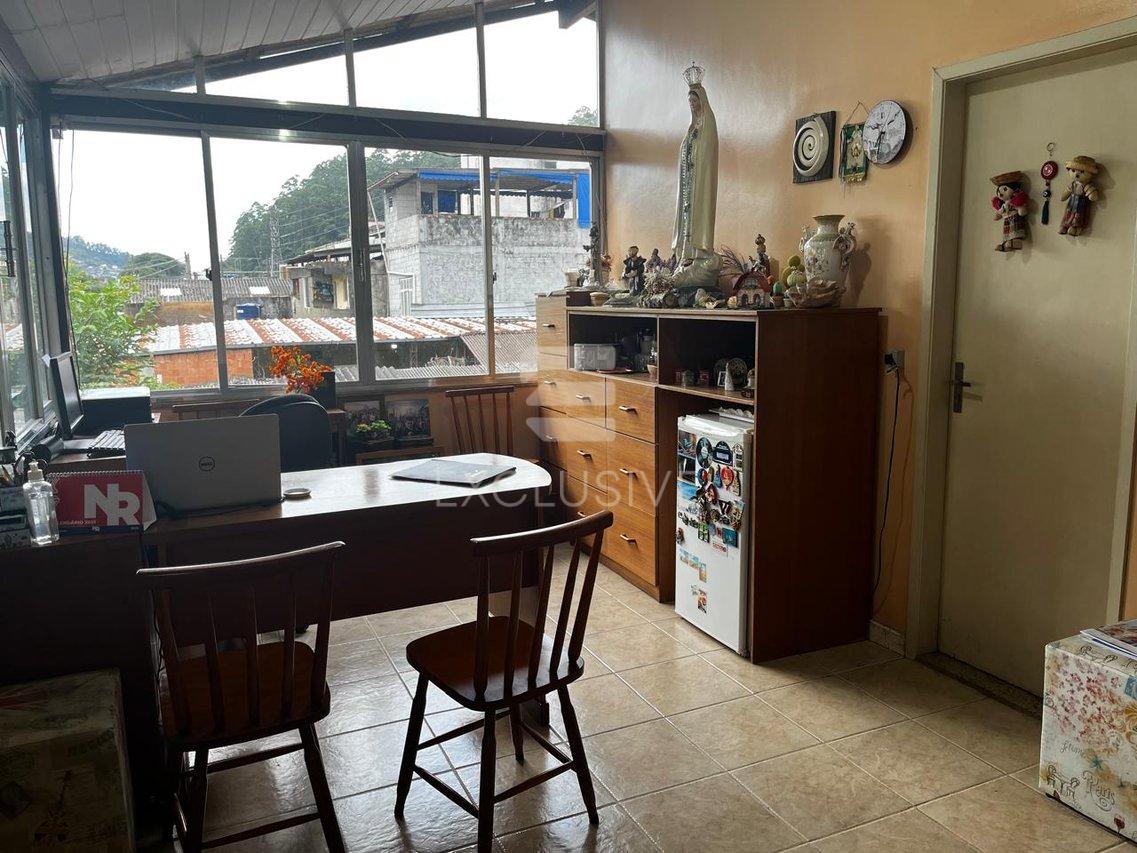 EXCELENTE CASA DE VILA 4 QUARTOS - CENTRO DE NOVA FRIBURGO - R$ 498.000,00 - Nova Friburgo - 
