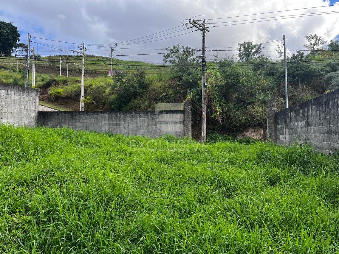 EXCELENTE TERRENO PLANO E TODO MURADO COM 430MTS² NO BAIRRO CÔNEGO R$ 330.000,00 - Nova Friburgo - 