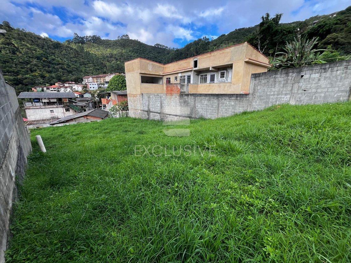 EXCELENTE TERRENO PLANO E TODO MURADO COM 430MTS² NO BAIRRO CÔNEGO R$ 330.000,00 - Nova Friburgo - 