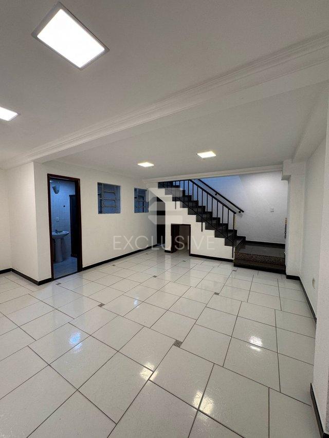 OPORTUNIDADE DE LOCAÇÃO LOJA COM 760MTS NO CENTRO DE OLARIA- NOVA FRIBURGO - R$8.000,00 - Nova Friburgo - 