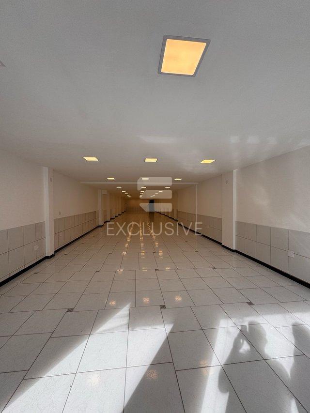 OPORTUNIDADE DE LOCAÇÃO LOJA COM 760MTS NO CENTRO DE OLARIA- NOVA FRIBURGO - R$8.000,00 - Nova Friburgo - 