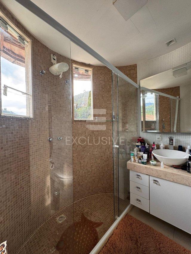 Casa com 3 dormitórios à venda, 180 m² por R$ 790.000,00 - Sitio são Luiz - Nova Friburgo - Nova Friburgo - 