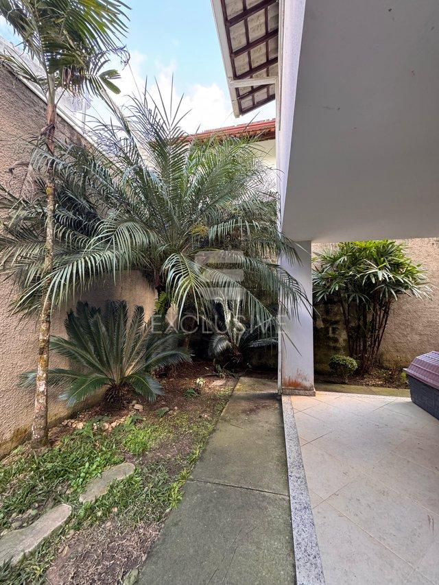 Casa com 3 dormitórios à venda, 180 m² por R$ 790.000,00 - Sitio são Luiz - Nova Friburgo - Nova Friburgo - 
