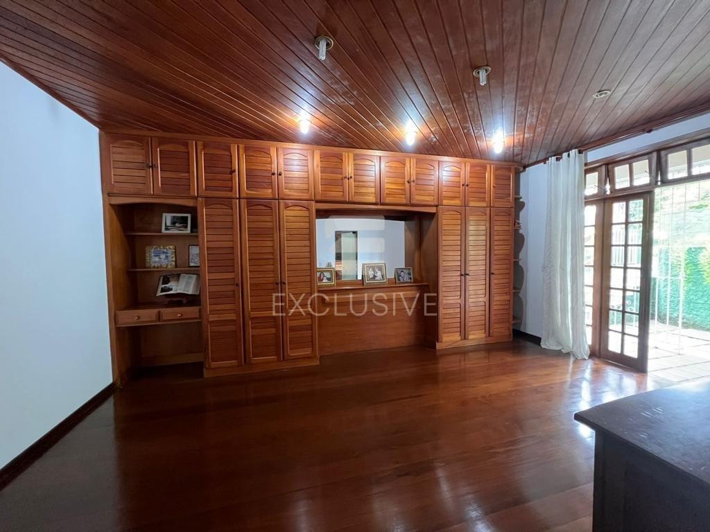 EXCELENTE CASA  PARA LOCAÇÃO NO VALE DOS PINHEIROS R$ 5.000,00 - Nova Friburgo - 