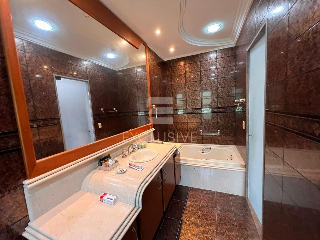 EXCELENTE CASA  PARA LOCAÇÃO NO VALE DOS PINHEIROS R$ 5.000,00 - Nova Friburgo - 