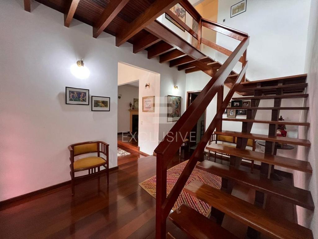 EXCELENTE CASA  PARA LOCAÇÃO NO VALE DOS PINHEIROS R$ 5.000,00 - Nova Friburgo - 