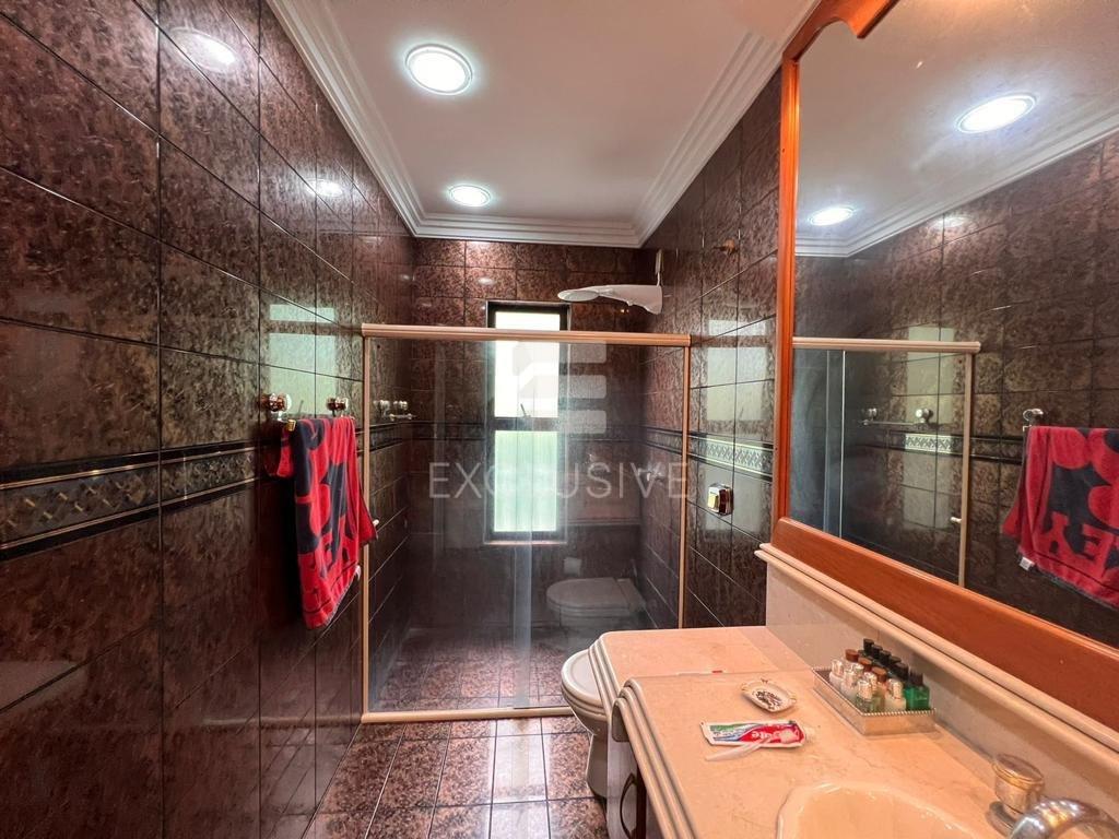 EXCELENTE CASA  PARA LOCAÇÃO NO VALE DOS PINHEIROS R$ 5.000,00 - Nova Friburgo - 