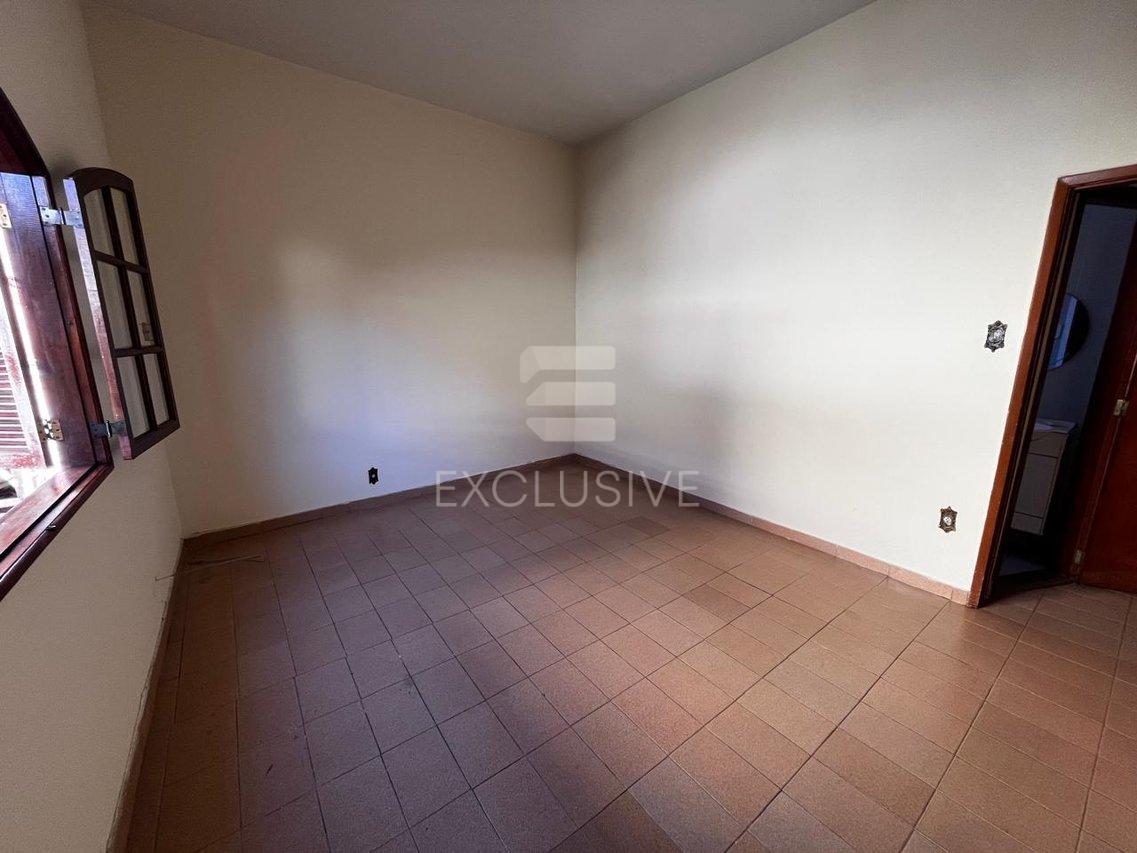 EXCELENTE CASA 3 QUARTOS LINEAR EM OLARIA R$450.000,00 - NOVA FRIBURGO - Nova Friburgo - 