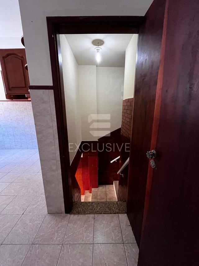 EXCELENTE CASA 3 QUARTOS LINEAR EM OLARIA R$450.000,00 - NOVA FRIBURGO - Nova Friburgo - 