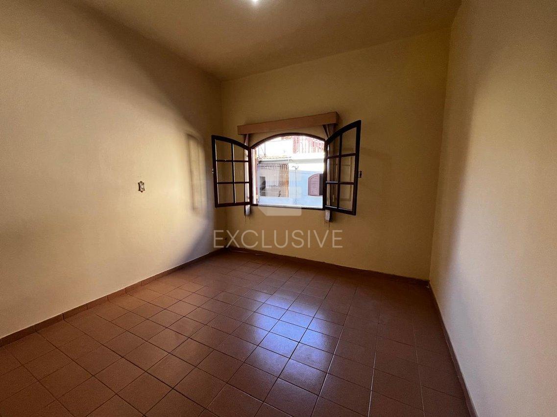 EXCELENTE CASA 3 QUARTOS LINEAR EM OLARIA R$450.000,00 - NOVA FRIBURGO - Nova Friburgo - 