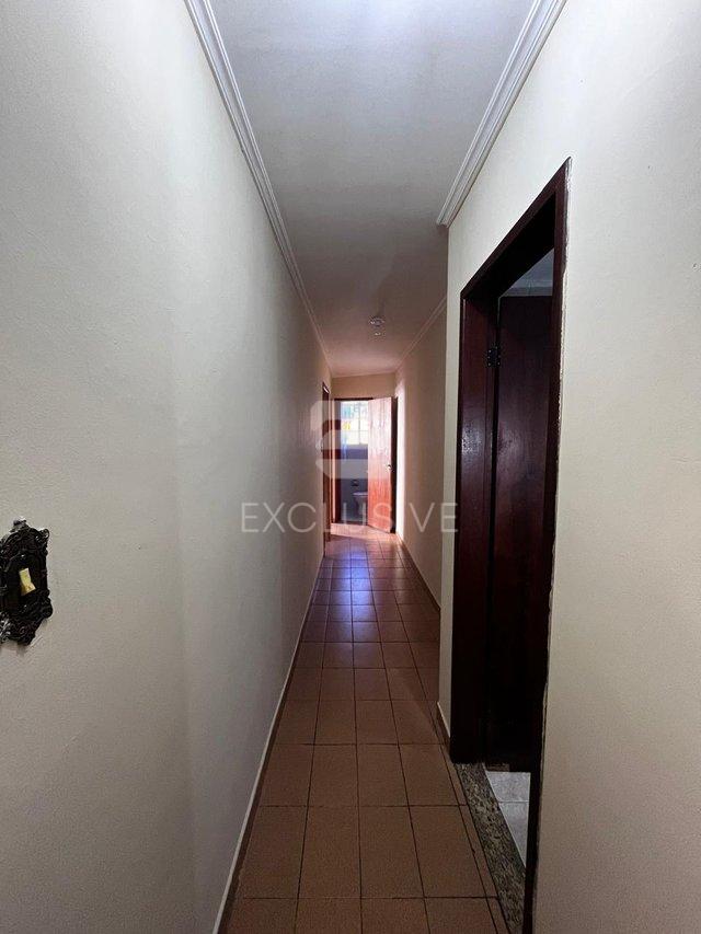 EXCELENTE CASA 3 QUARTOS LINEAR EM OLARIA R$450.000,00 - NOVA FRIBURGO - Nova Friburgo - 