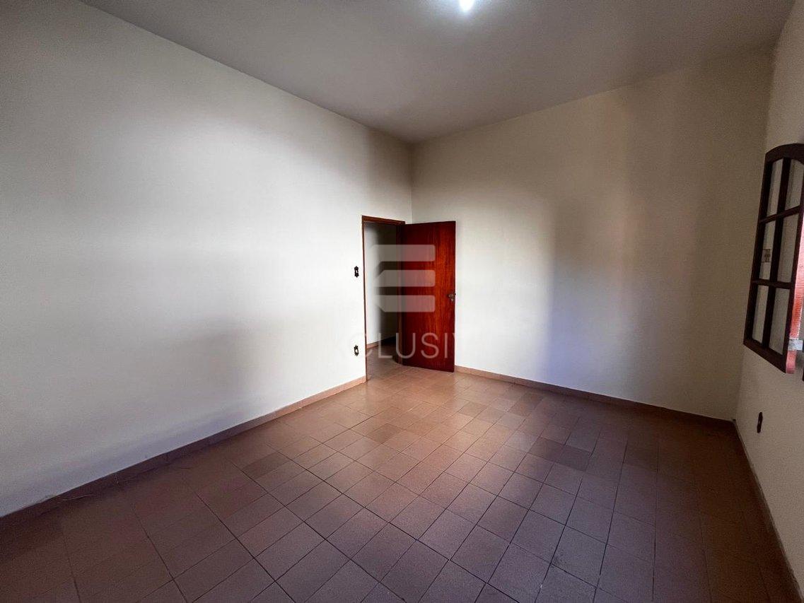 EXCELENTE CASA 3 QUARTOS LINEAR EM OLARIA R$450.000,00 - NOVA FRIBURGO - Nova Friburgo - 