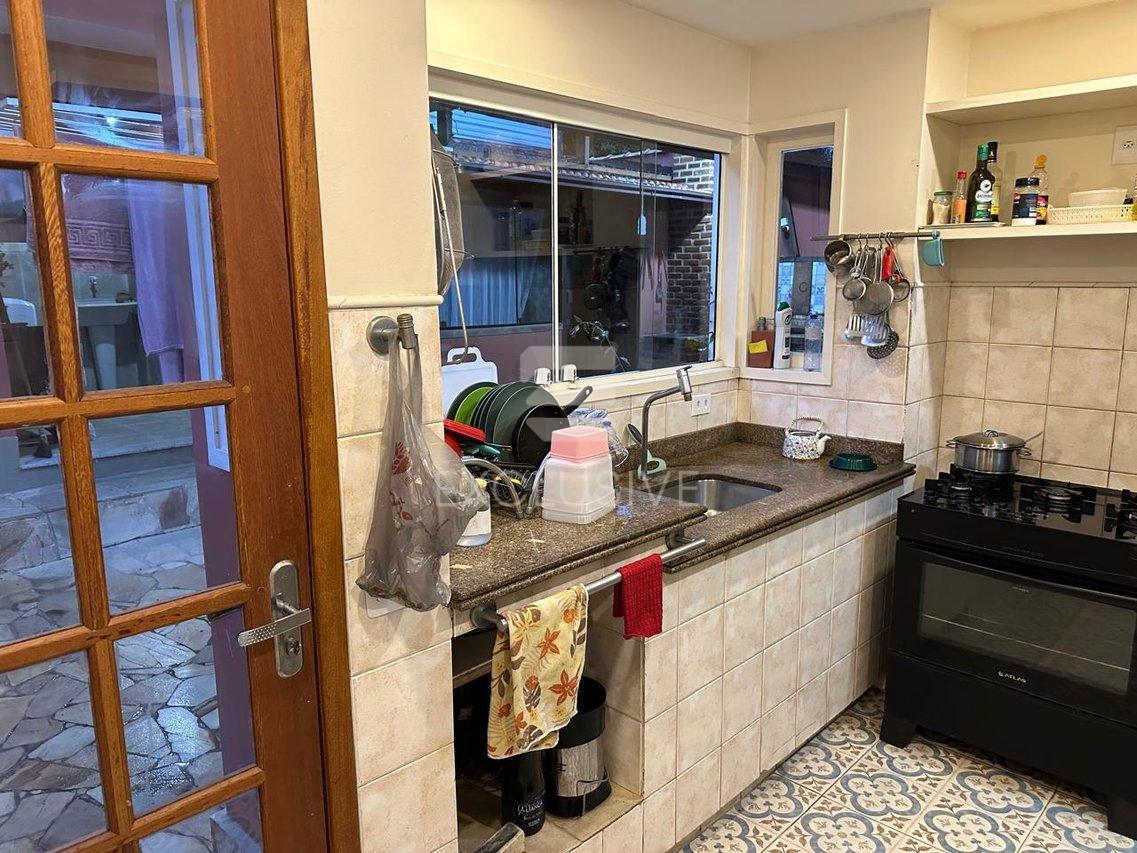 Casa com 3 dormitórios linear à venda, 255 m² por R$1.100.000, 00 - Vale dos Pinheiros - Nova Friburgo - 