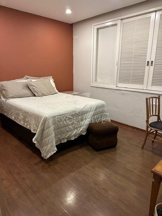 Casa com 3 dormitórios linear à venda, 255 m² por R$1.100.000, 00 - Vale dos Pinheiros - Nova Friburgo - 