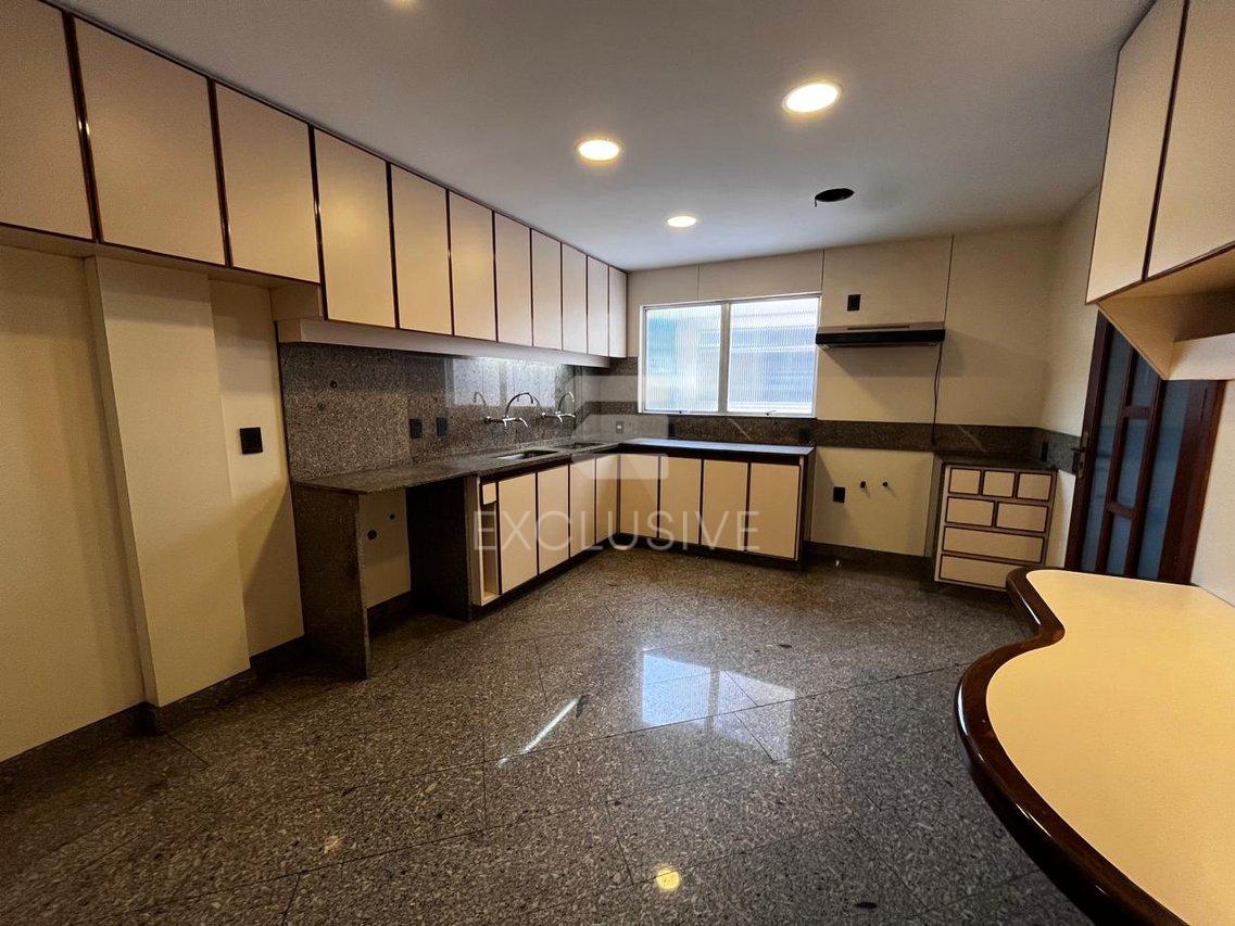 EXCELENTE COBERTURA CENTRO - NOVA FRIBURGO R$ 2.000.000,00 - Nova Friburgo - 