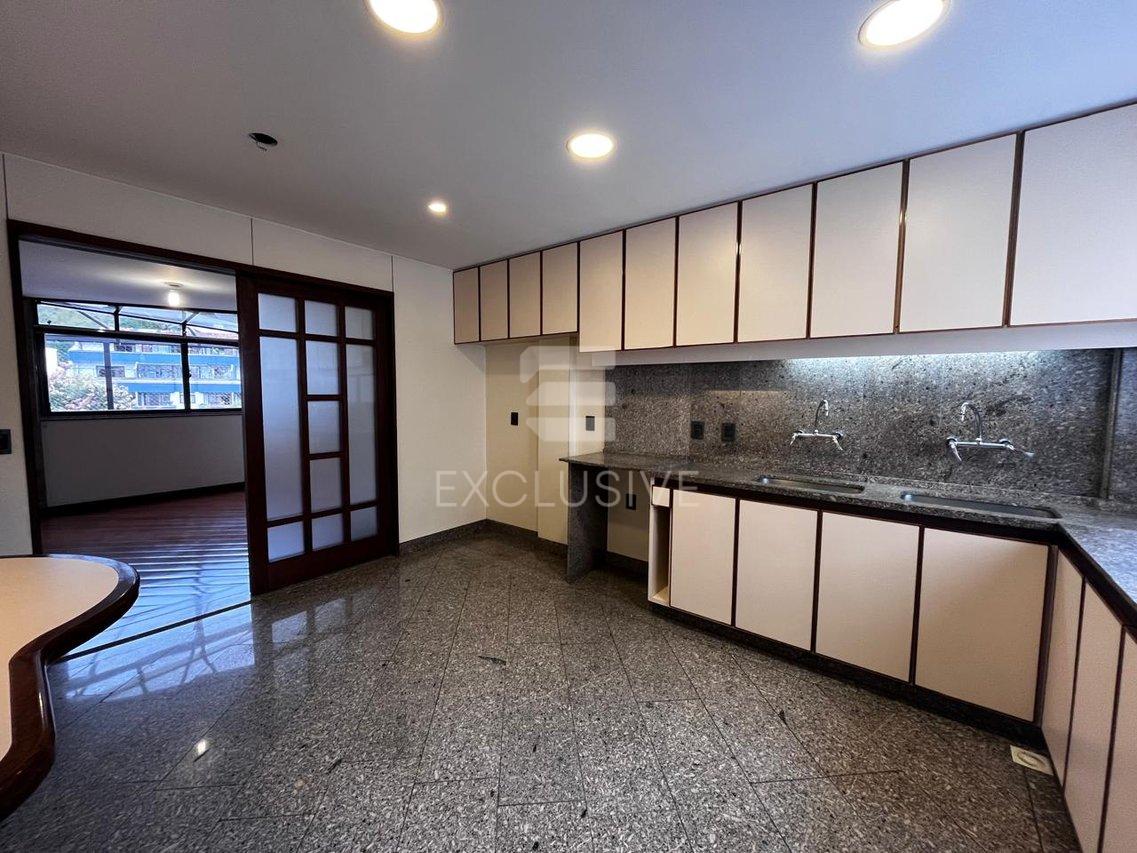 EXCELENTE COBERTURA CENTRO - NOVA FRIBURGO R$ 2.000.000,00 - Nova Friburgo - 