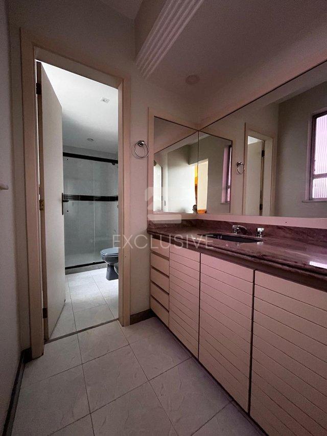 EXCELENTE COBERTURA CENTRO - NOVA FRIBURGO R$ 2.000.000,00 - Nova Friburgo - 