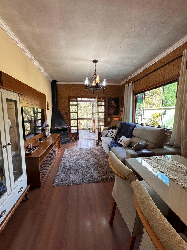 Casa com 3 dormitórios à venda, 200 m² por R$ 720.000,00 - Mury - Nova Friburgo/RJ - Nova Friburgo - 