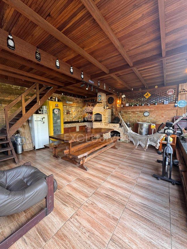 Casa com 3 dormitórios à venda, 200 m² por R$ 720.000,00 - Mury - Nova Friburgo/RJ - Nova Friburgo - 