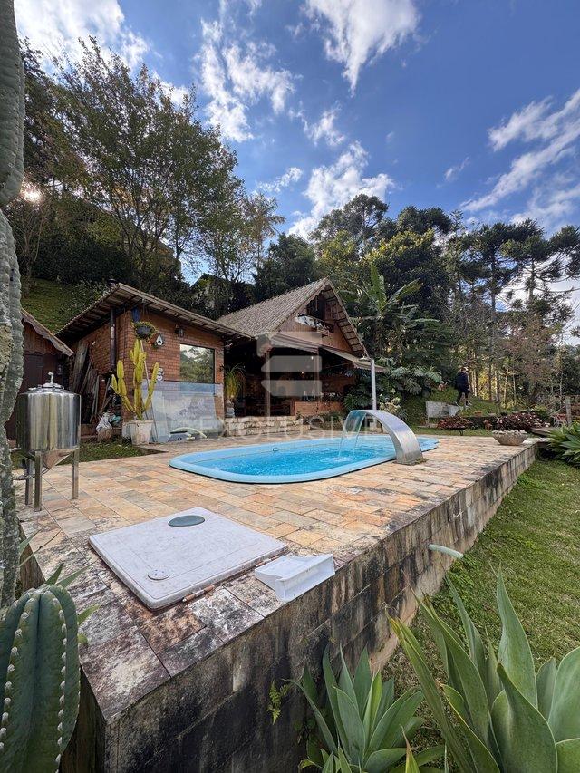 Casa com 3 dormitórios à venda, 200 m² por R$ 720.000,00 - Mury - Nova Friburgo/RJ - Nova Friburgo - 