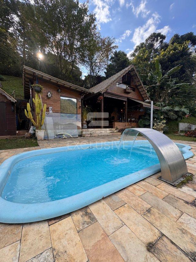 Casa com 3 dormitórios à venda, 200 m² por R$ 720.000,00 - Mury - Nova Friburgo/RJ - Nova Friburgo - 