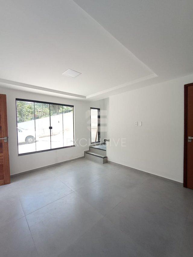 Casa com 2 dormit&oacute;rios &agrave; venda, 67,8 m&sup2; por R$ 350.000 - Parque D. Jo&atilde;o VI - Nova Friburgo  Nova Friburgo - 