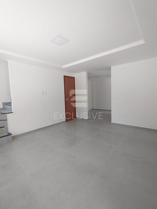 Casa com 2 dormit&oacute;rios &agrave; venda, 67,8 m&sup2; por R$ 350.000 - Parque D. Jo&atilde;o VI - Nova Friburgo  Nova Friburgo - 