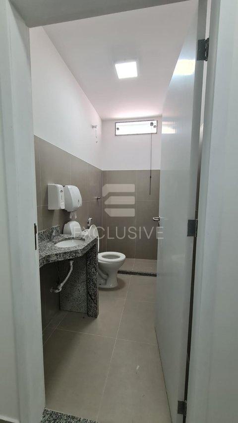 EXCELENTE PONTO COMERCIAL PARA LOCAÇÃO - CENTRO - NOVA FRIBURGO Rua Eduardo Salusse Nova Friburgo - 