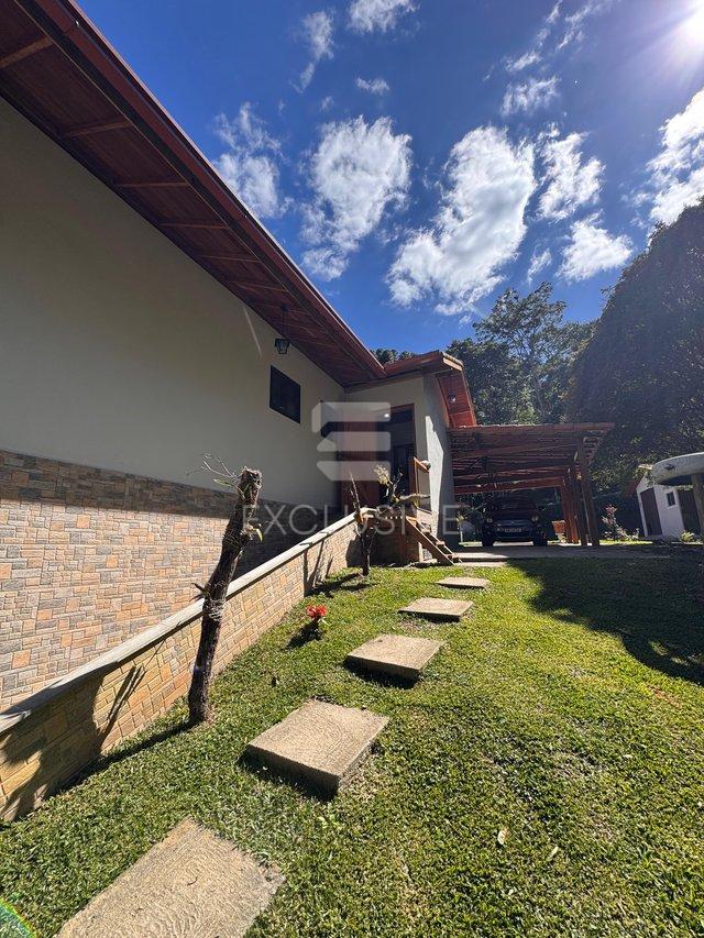 Belíssima Chácara em Amparo com 30.000 m²,  R$ 730.000,00 - Nova Friburgo/RJ Estrada Horácio Augusto Folly Nova Friburgo - 