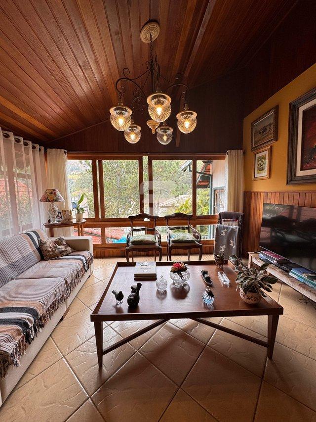 Casa com 4 dormitórios à venda, 202 m² por R$ 1.250.000,00 - Cônego- Nova Friburgo/RJ  Nova Friburgo - 