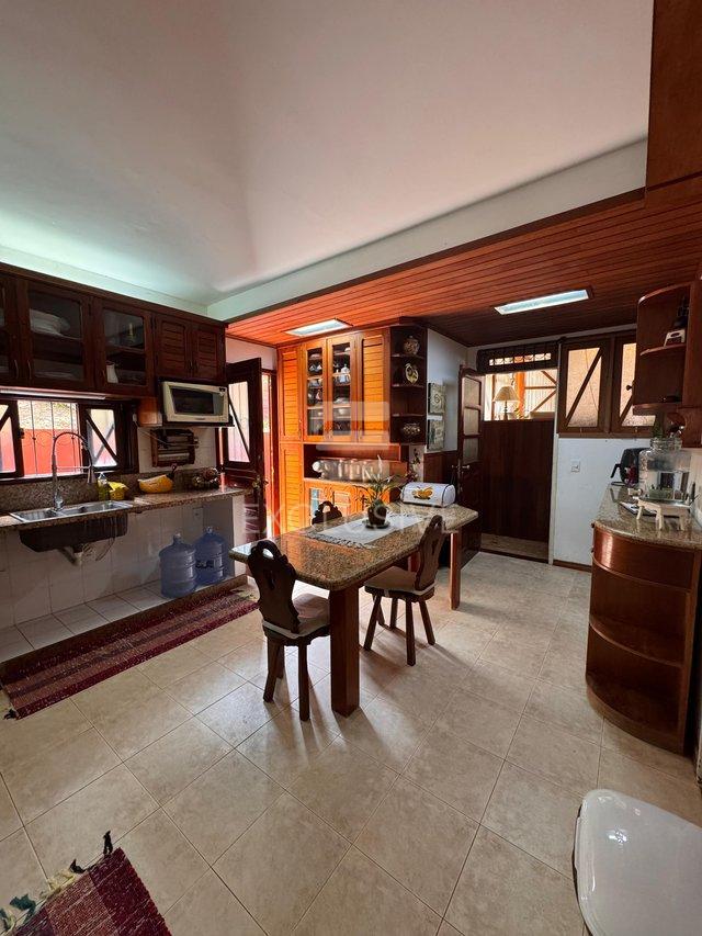 Casa com 4 dormitórios à venda, 202 m² por R$ 1.250.000,00 - Cônego- Nova Friburgo/RJ  Nova Friburgo - 
