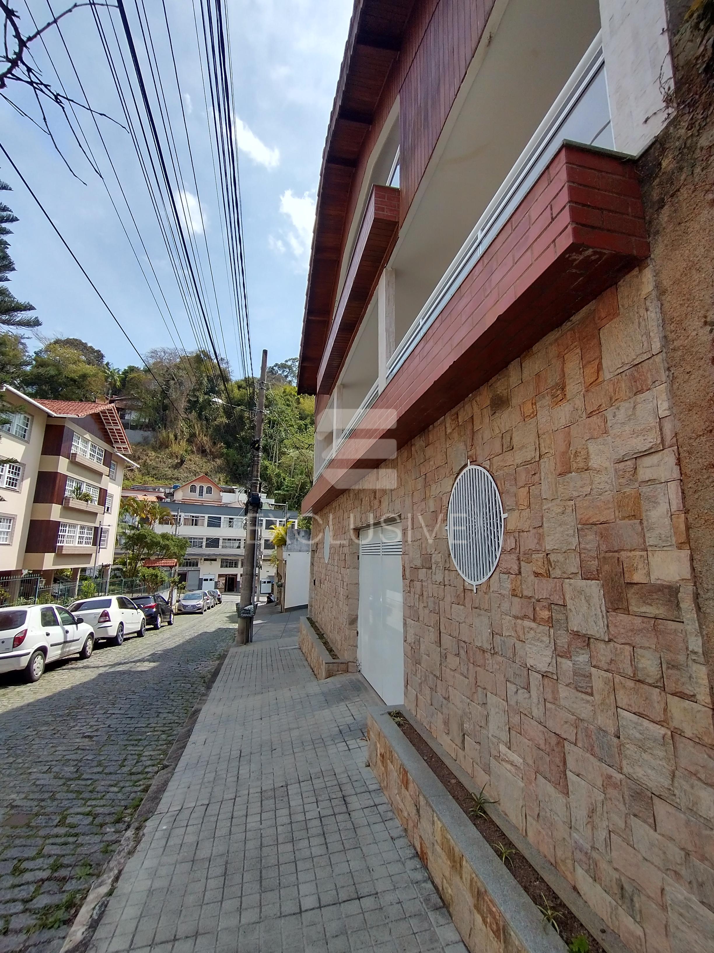 Casa com 4 dormit&oacute;rios &agrave; venda, 372 m&sup2; por R$ 1650.000,00 - Braunes - Nova Friburgo/RJ  Nova Friburgo - 