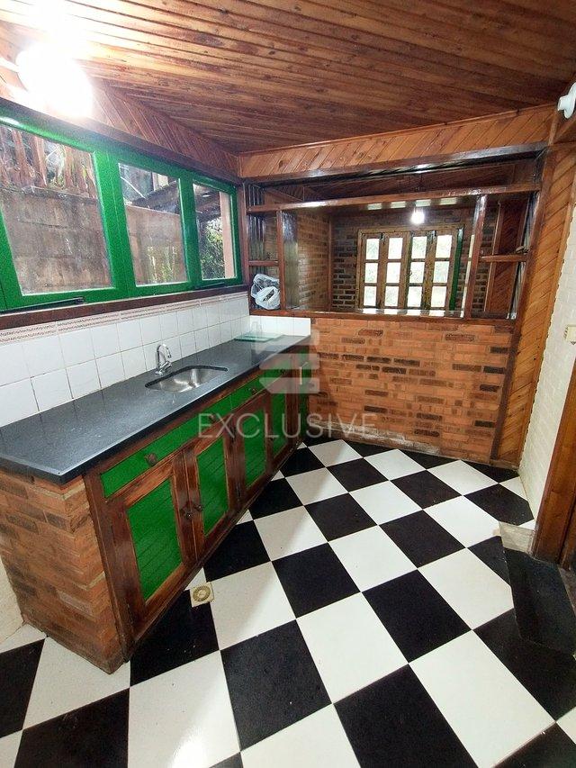 Casa com 4 dormitórios à venda, 245 m² por R$ 620.000 - Cascatinha - Nova Friburgo/RJ  Nova Friburgo - 