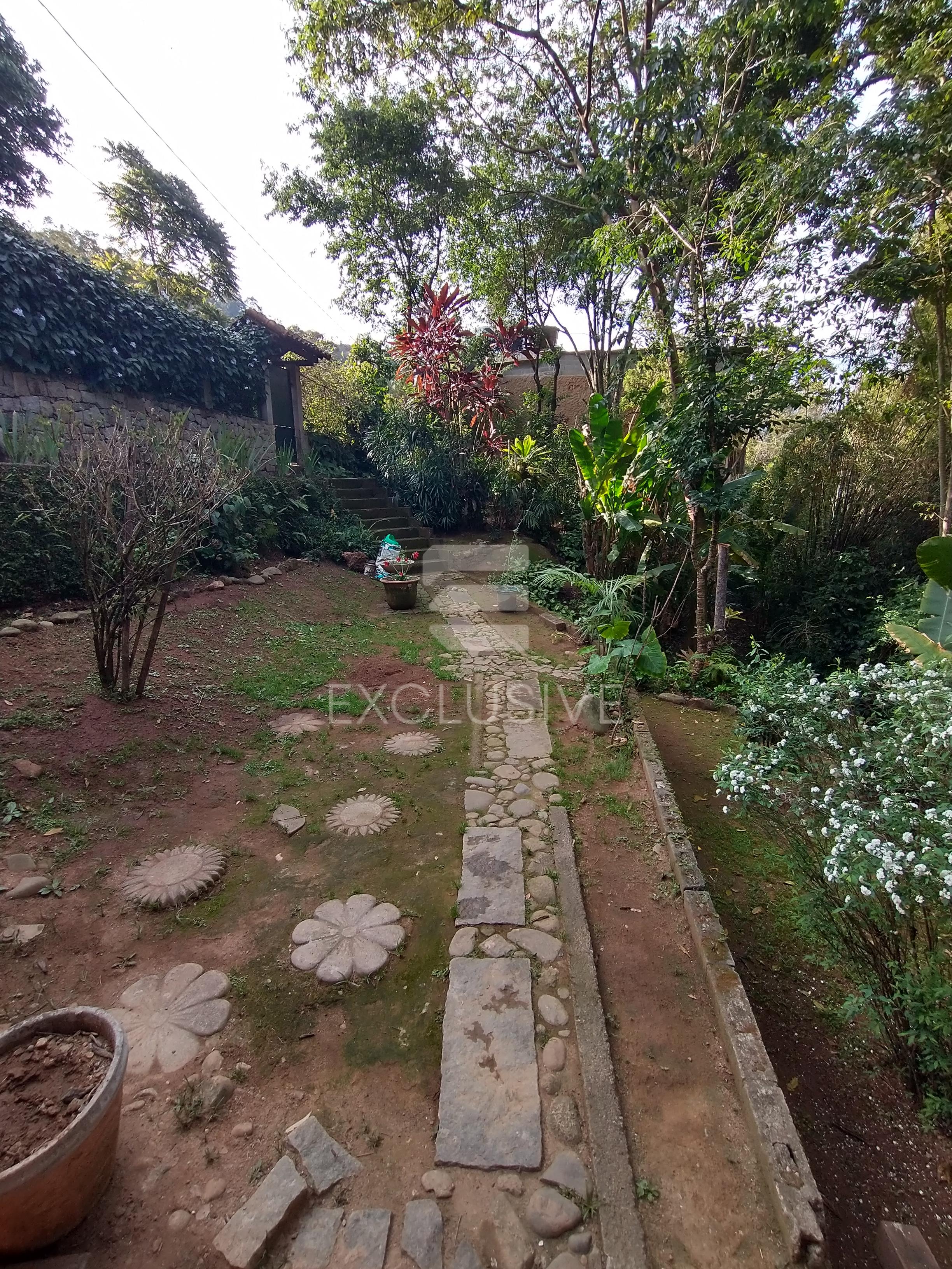 Casa com 4 dormit&oacute;rios &agrave; venda, 245 m&sup2; por R$ 620.000 - Cascatinha - Nova Friburgo/RJ  Nova Friburgo - 