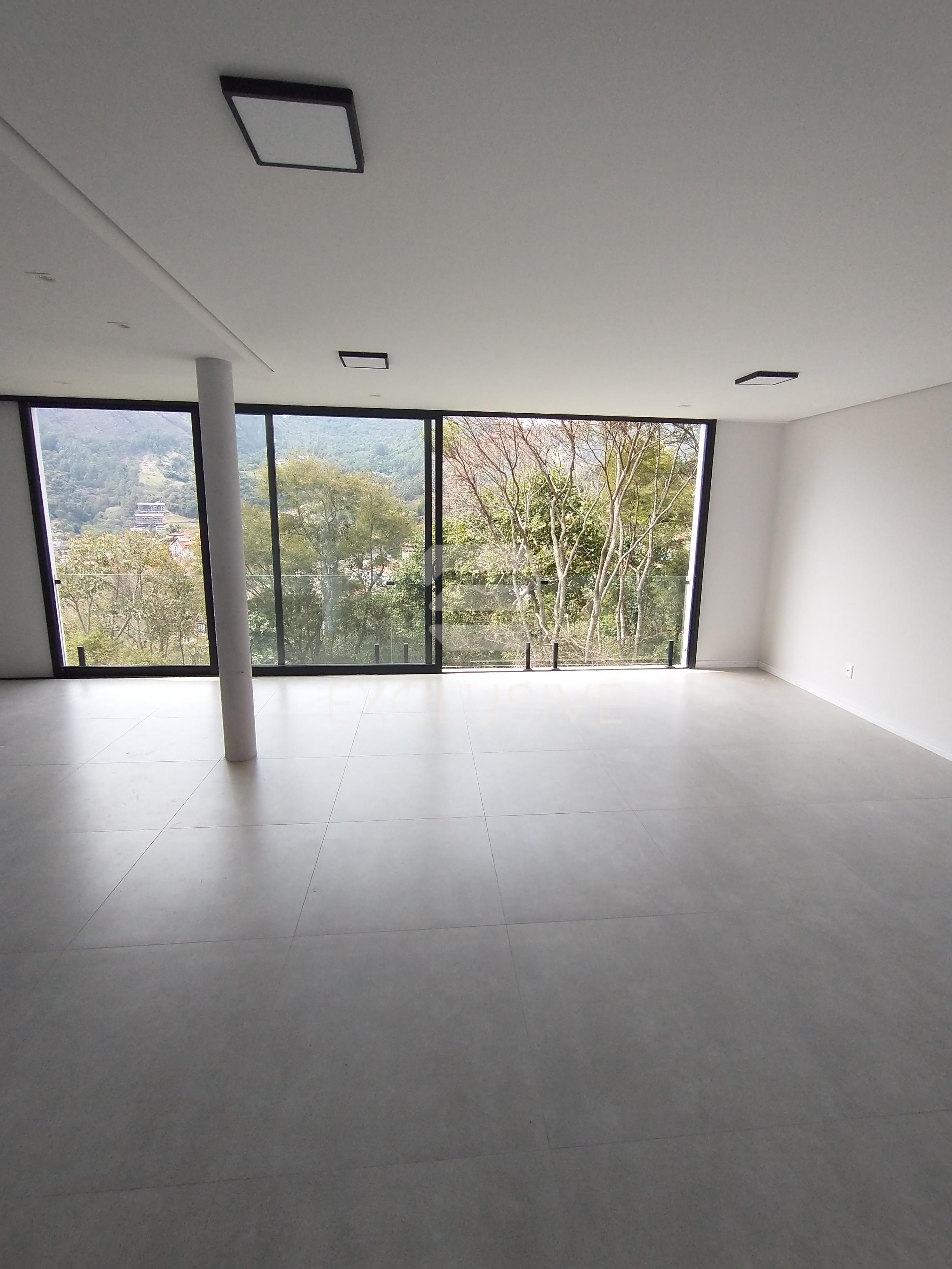 Casa com 3 dormit&oacute;rios &agrave; venda, 231 m&sup2; por R$ 1580.000 - C&ocirc;nego  - Nova Friburgo - RJ  Nova Friburgo - 