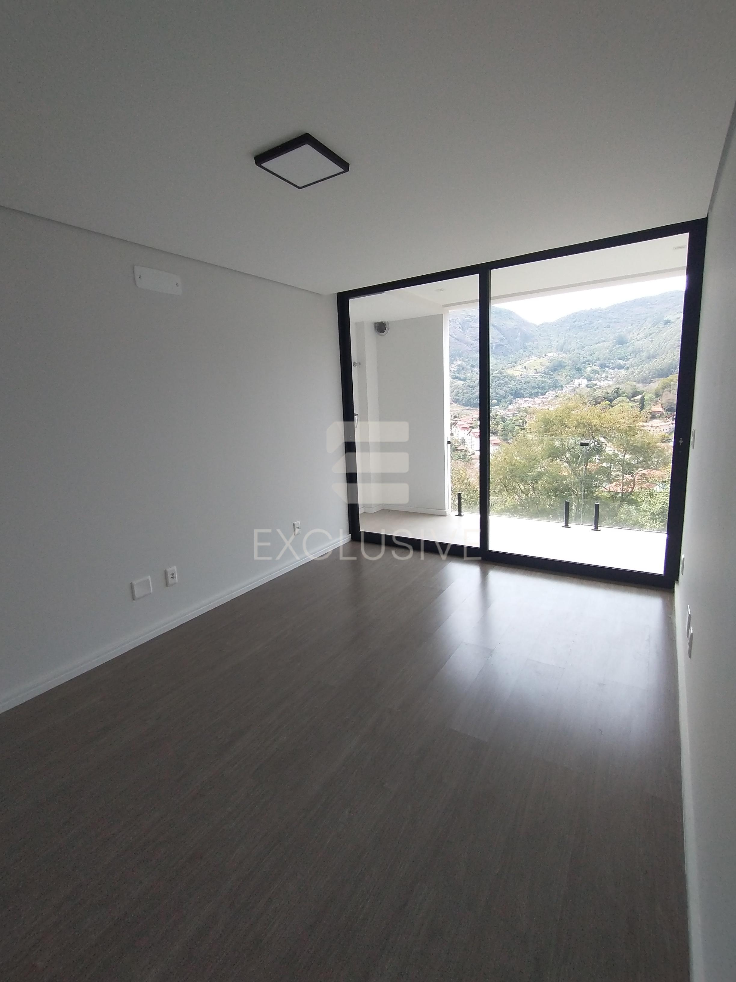 Casa com 3 dormit&oacute;rios &agrave; venda, 231 m&sup2; por R$ 1580.000 - C&ocirc;nego  - Nova Friburgo - RJ  Nova Friburgo - 