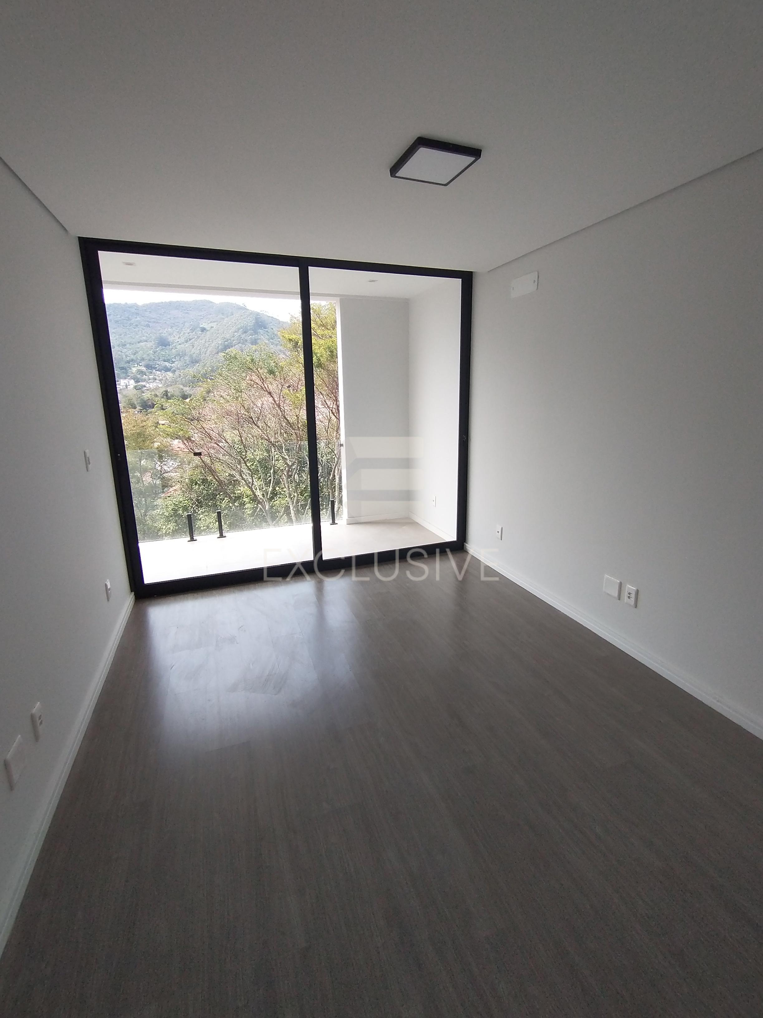 Casa com 3 dormit&oacute;rios &agrave; venda, 231 m&sup2; por R$ 1580.000 - C&ocirc;nego  - Nova Friburgo - RJ  Nova Friburgo - 