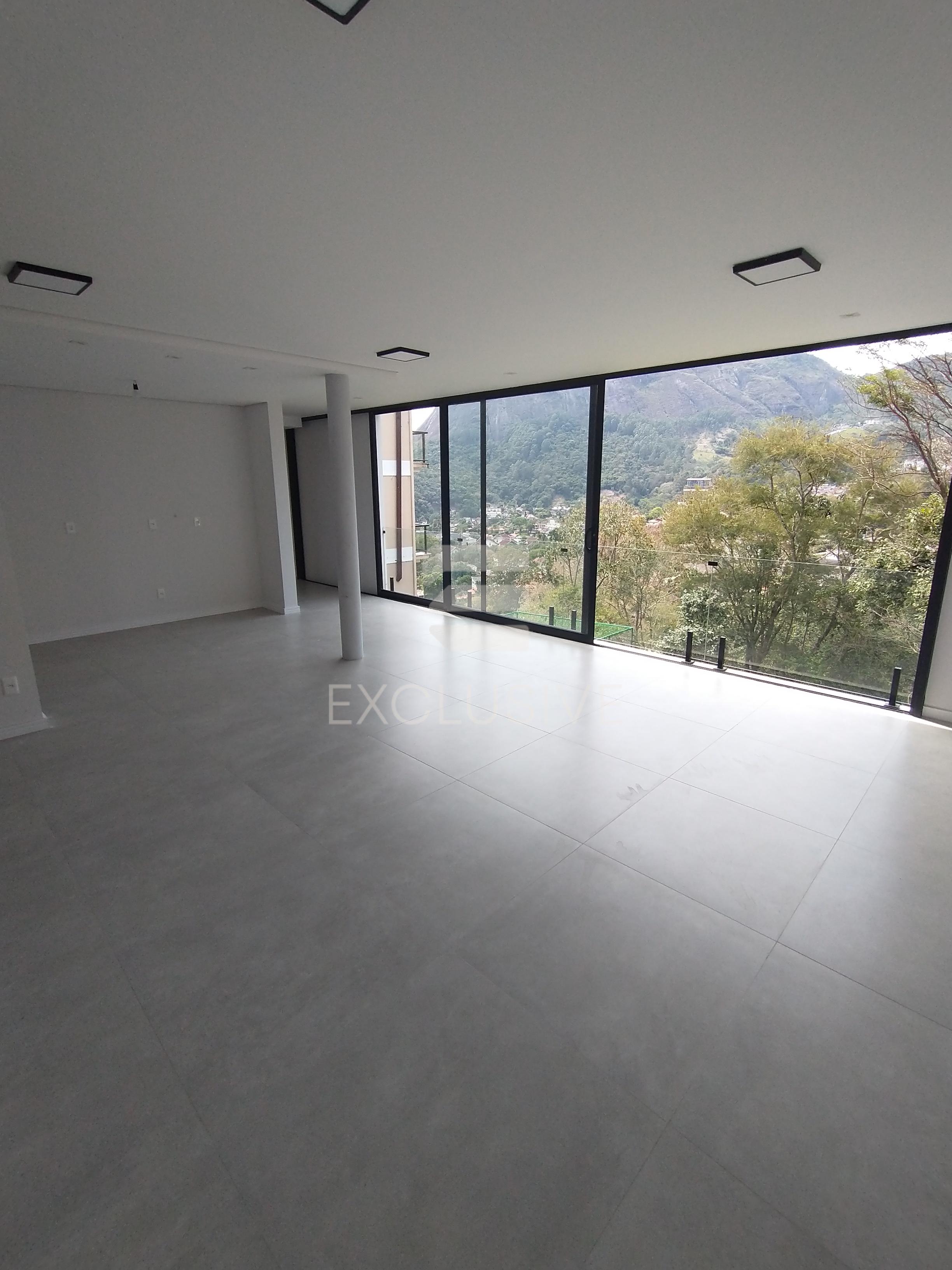 Casa com 3 dormit&oacute;rios &agrave; venda, 231 m&sup2; por R$ 1580.000 - C&ocirc;nego  - Nova Friburgo - RJ  Nova Friburgo - 