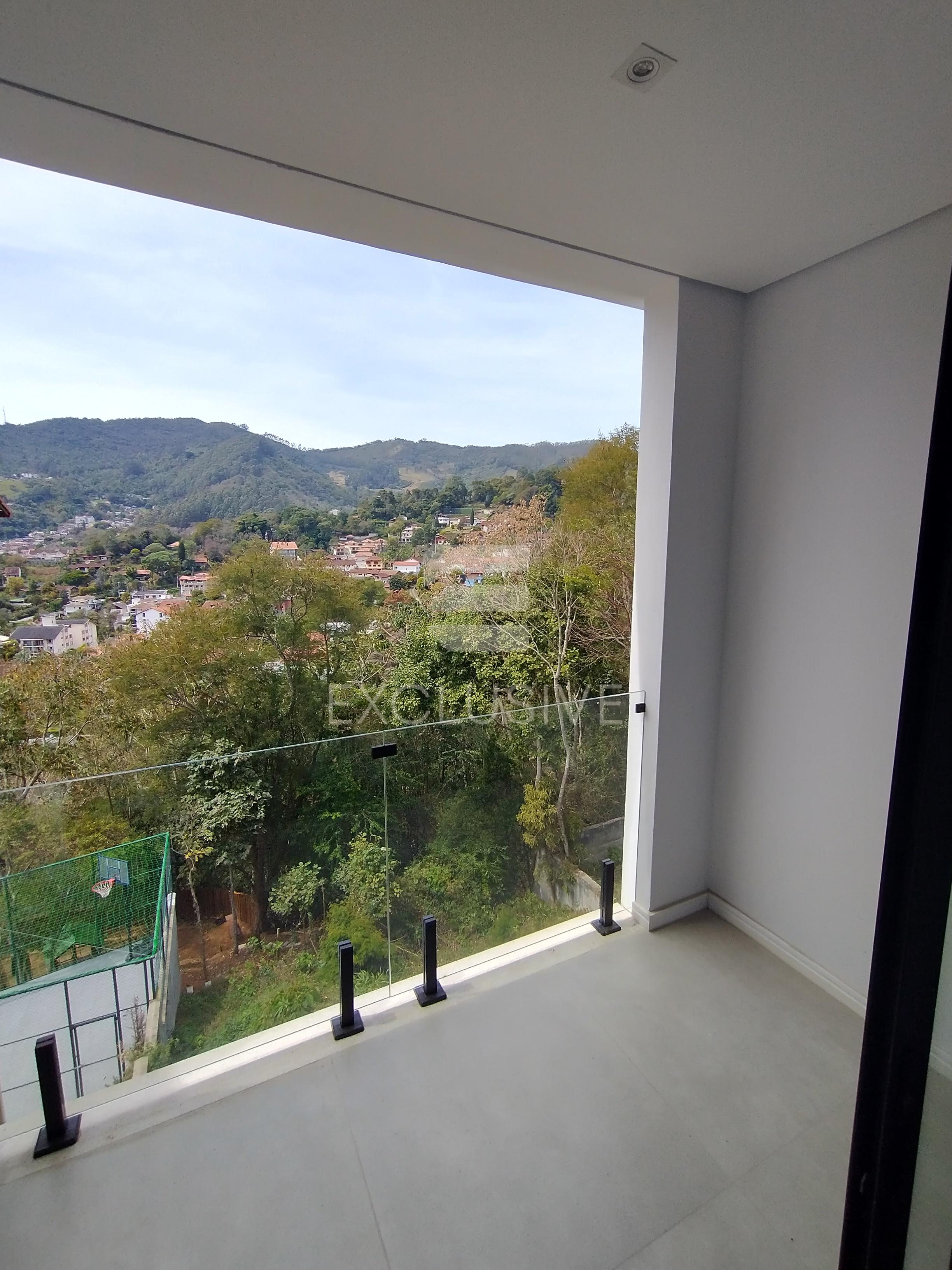 Casa com 3 dormit&oacute;rios &agrave; venda, 231 m&sup2; por R$ 1580.000 - C&ocirc;nego  - Nova Friburgo - RJ  Nova Friburgo - 