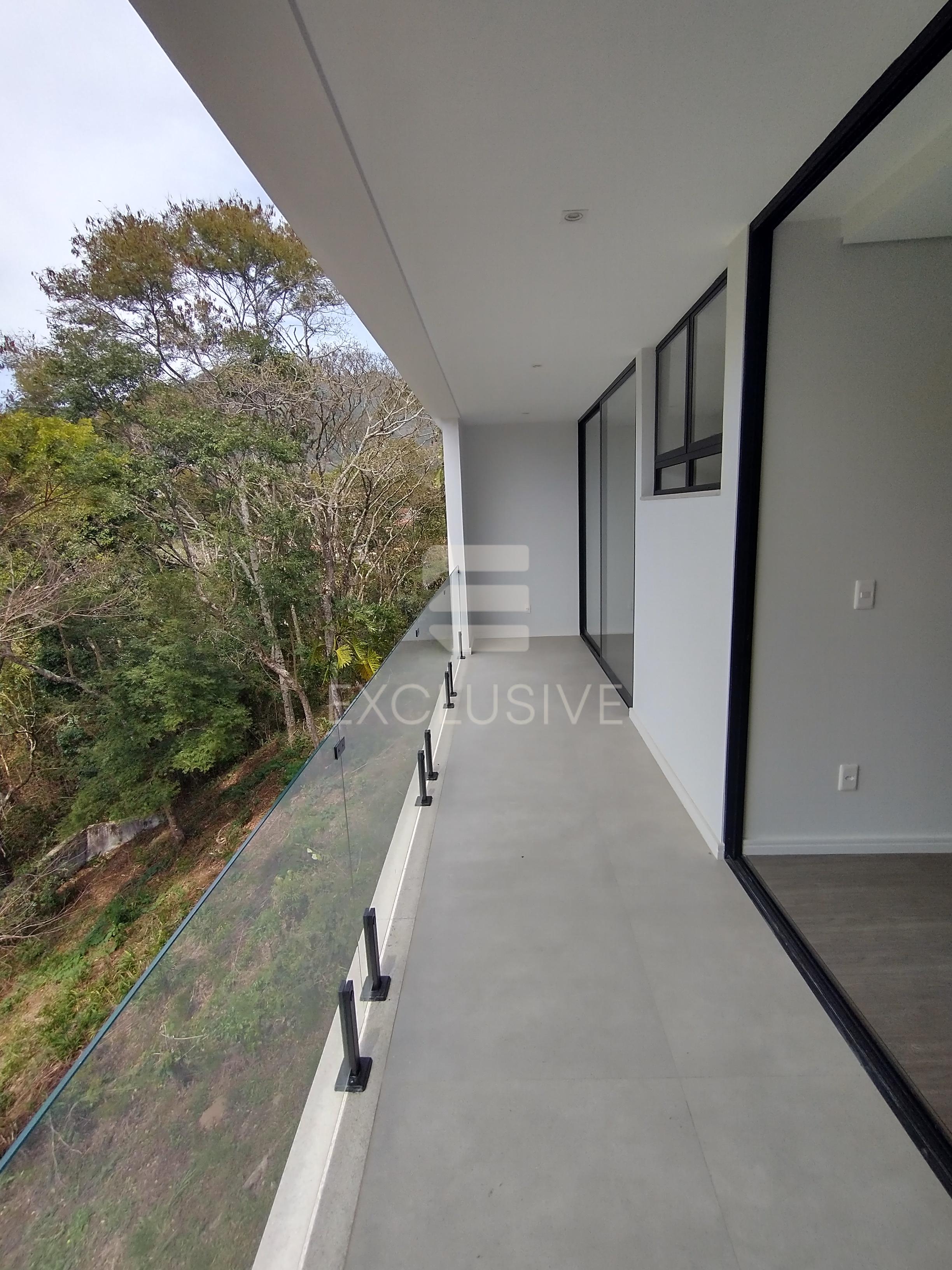 Casa com 3 dormit&oacute;rios &agrave; venda, 231 m&sup2; por R$ 1580.000 - C&ocirc;nego  - Nova Friburgo - RJ  Nova Friburgo - 
