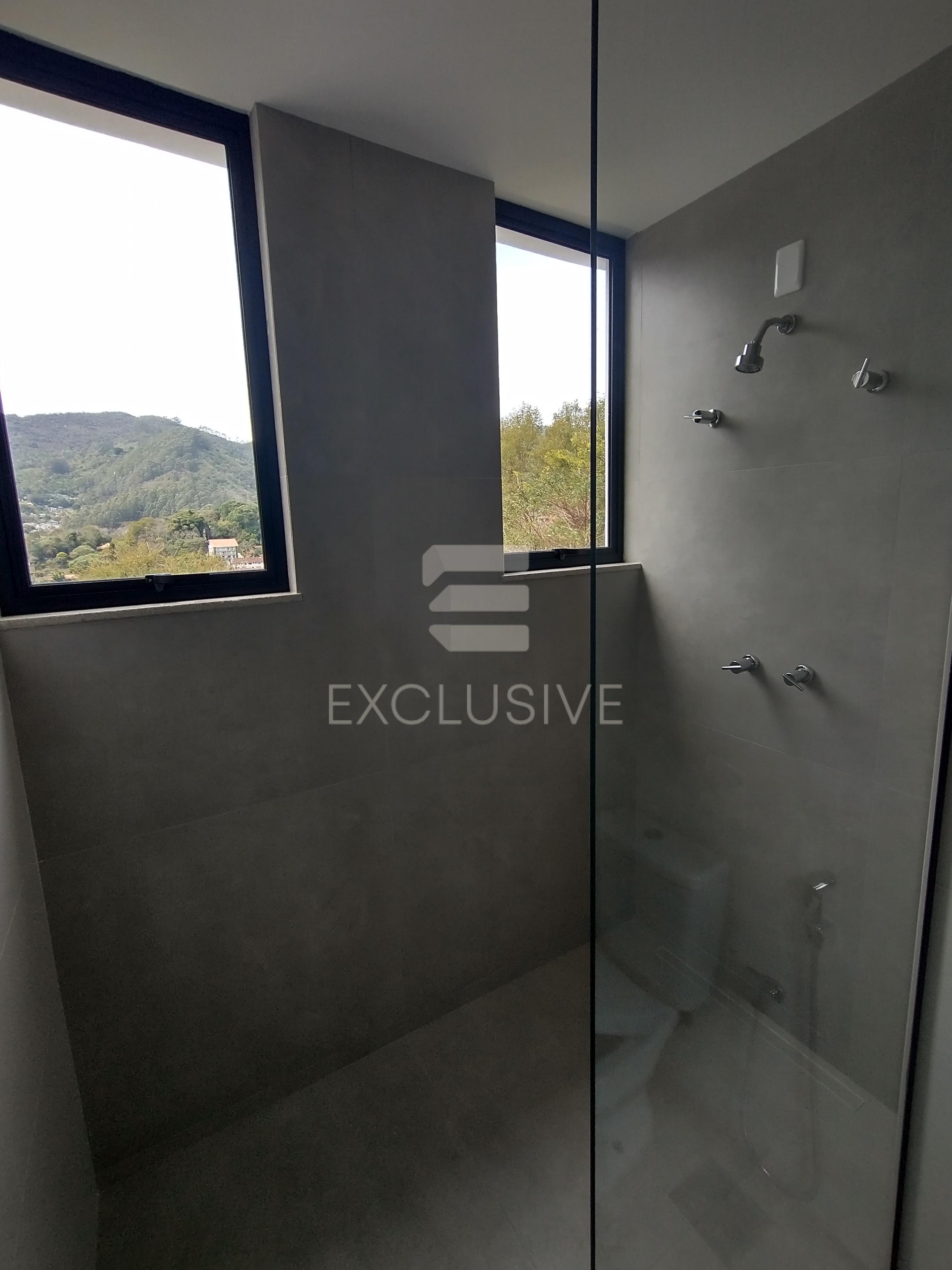 Casa com 3 dormit&oacute;rios &agrave; venda, 231 m&sup2; por R$ 1580.000 - C&ocirc;nego  - Nova Friburgo - RJ  Nova Friburgo - 