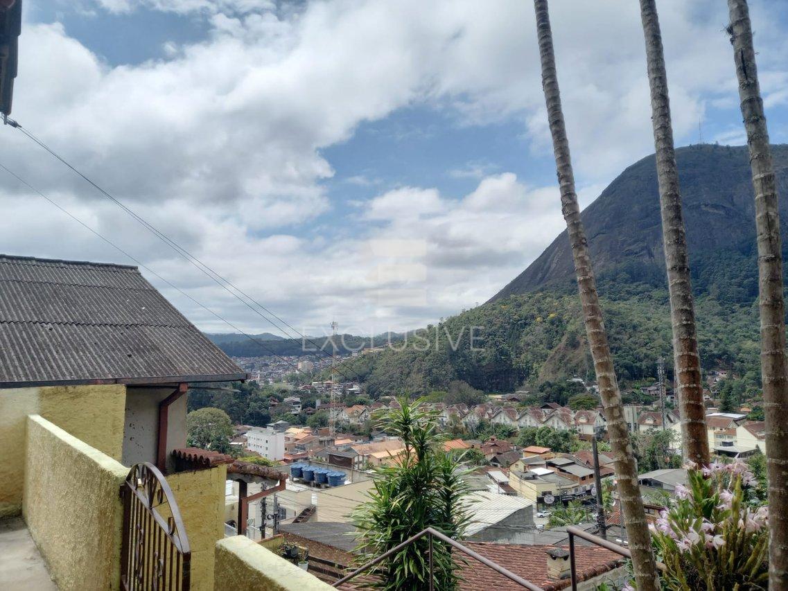 EXCELENTE SOBRADO PARA LOCAÇÃO NO CÔNEGO - NOVA FRIBURGO Rua Francisco Herdy Nova Friburgo - 