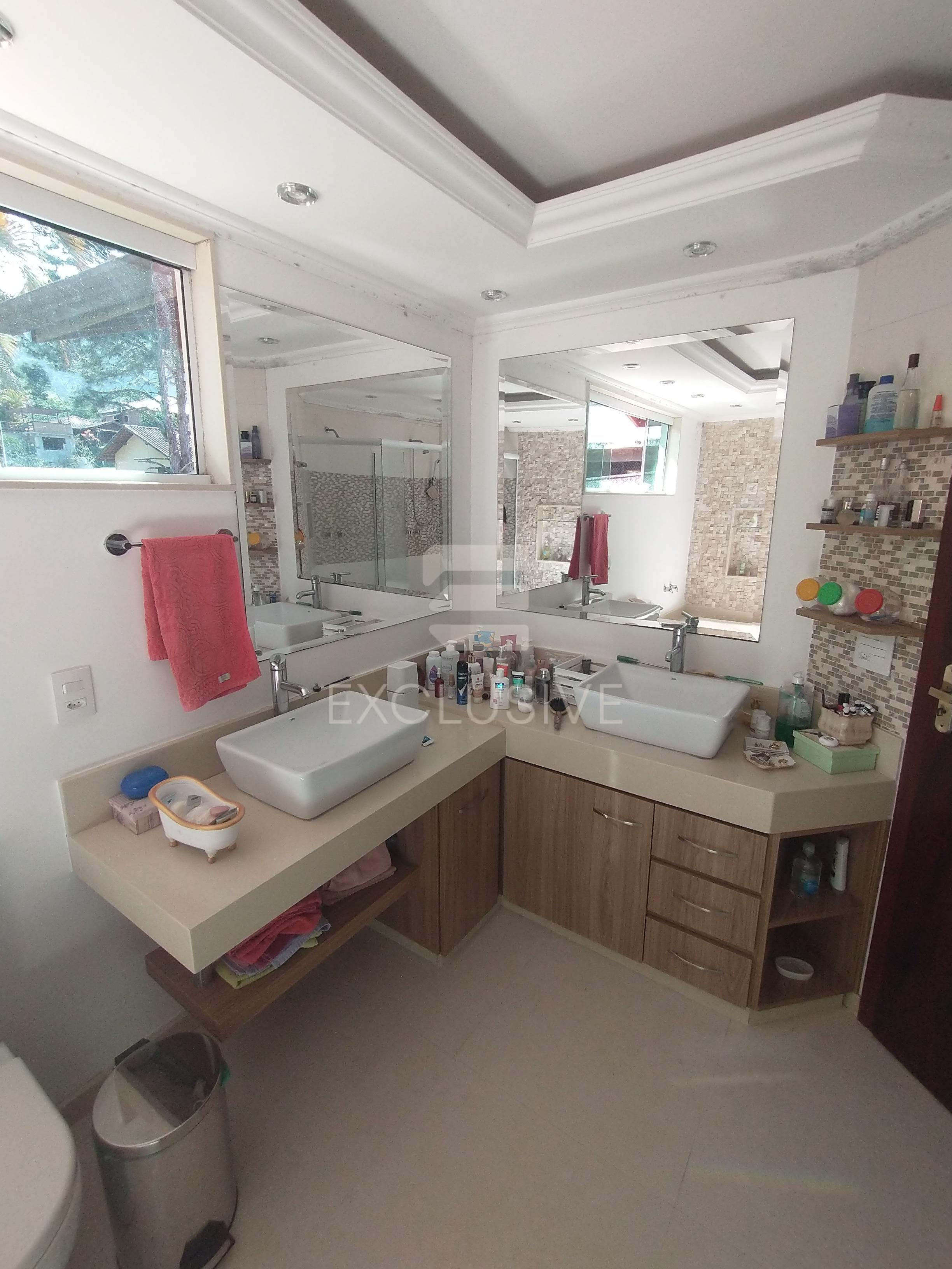 Casa com 4 dormit&oacute;rios &agrave; venda, 500 m&sup2; por R$ 2.600.000,00 - C&ocirc;nego - Nova Friburgo/RJ  Nova Friburgo - 