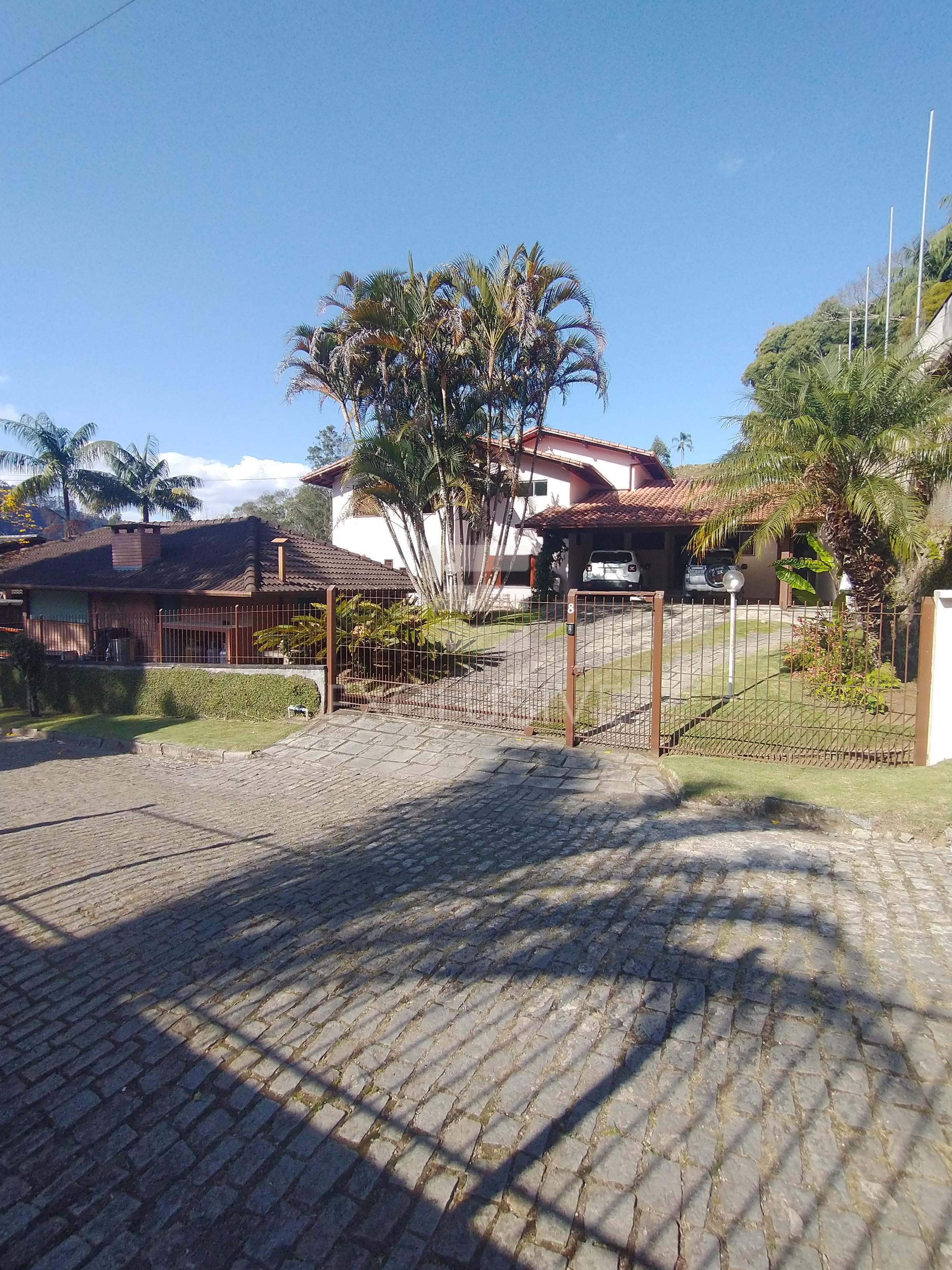 Casa com 4 dormit&oacute;rios &agrave; venda, 500 m&sup2; por R$ 2.600.000,00 - C&ocirc;nego - Nova Friburgo/RJ  Nova Friburgo - 